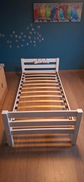 Bed 90x200 met matras en Aerosleep matrasbeschermer  beschikbaar voor biedingen