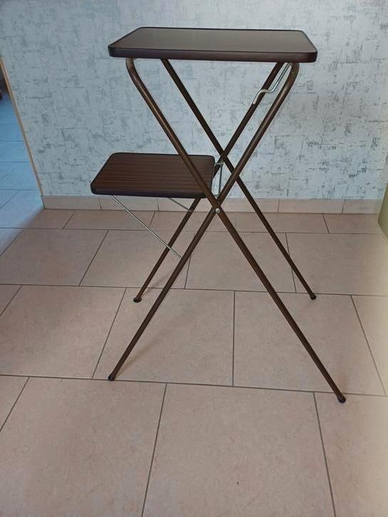 Table pour projecteur, Audio, Tv en Foto, Beamer-accessoires, Zo goed als nieuw, Ophalen