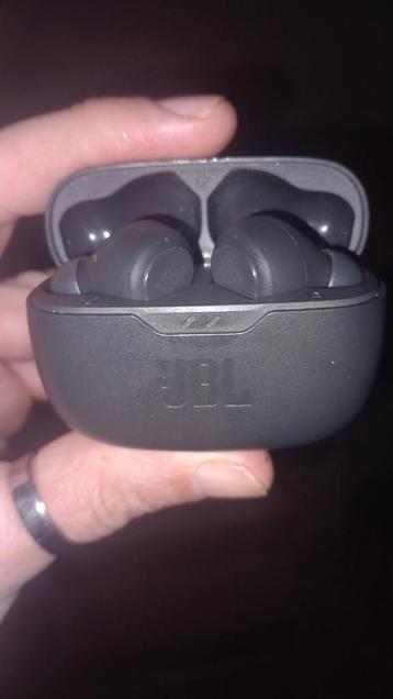 Écouteurs jbl Bluetooth  beschikbaar voor biedingen