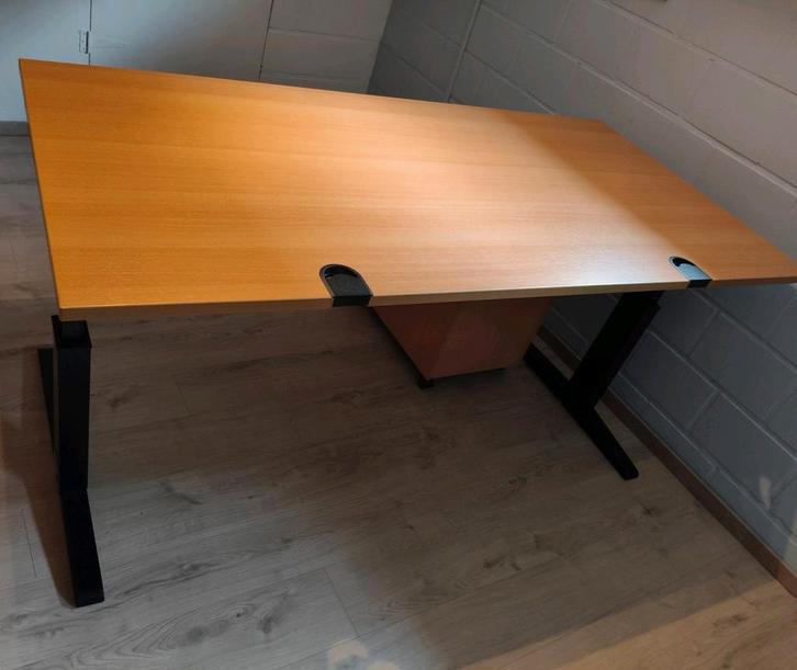 In hoogte verstelbaar bureau met ladeblok, Huis en Inrichting, Bureaus, Zo goed als nieuw, Bureau, In hoogte verstelbaar, Ophalen
