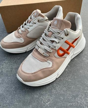 Mooie sneakers Hush Puppies maat 40 beschikbaar voor biedingen
