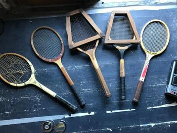 Set antieke tennisrackets  beschikbaar voor biedingen