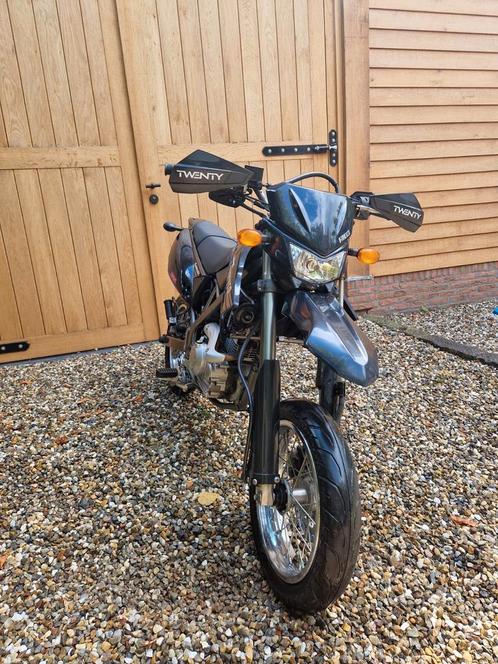Kawasaki D-tracker 125cc, Motoren, Motoren | Kawasaki, Particulier, SuperMoto, 11 kW of minder, 1 cilinder, Minimaal motorrijbewijs A1