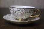 Mokkatasje wit gouden bloempjes, Ophalen of Verzenden, Zo goed als nieuw, Porselein, Kop en/of schotel