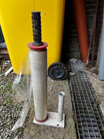 Plastic folie houder beschikbaar voor biedingen