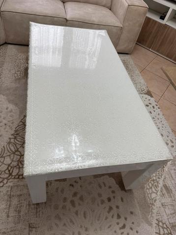 Salontafel met wielen beschikbaar voor biedingen