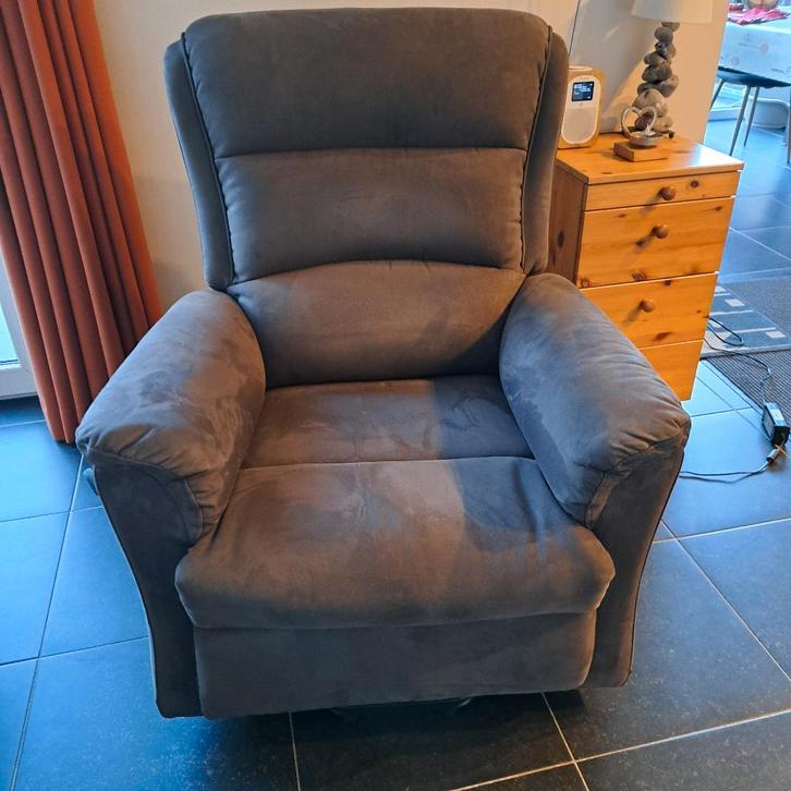 Détendez-vous grâce à la fonction de levage, Maison & Meubles, Canapés | Salons, Utilisé, Une personne, Tissus, Enlèvement