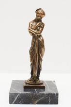 Bronzen Charles Cumberworth 19e jong meisje met een duif, Ophalen of Verzenden, Brons
