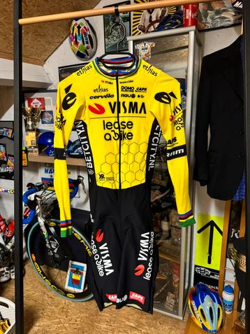 Visma lease a bike - Wout van aert beschikbaar voor biedingen
