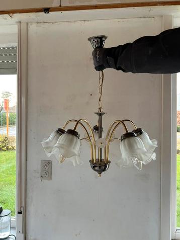 Luster lamp beschikbaar voor biedingen