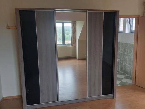 Armoire-penderie, 3 portes à glissière + miroir - GRATUIT, Huis en Inrichting, Kasten | Kleerkasten, Gebruikt, 200 cm of meer