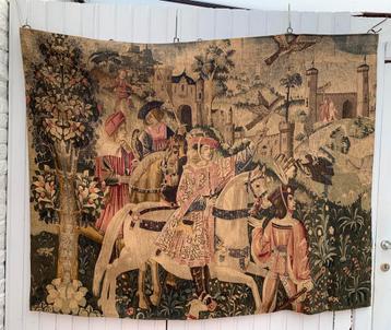 Oud vintage wandtapijt beschikbaar voor biedingen