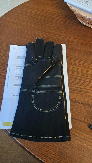 Kachel handschoen ( linkse) beschikbaar voor biedingen