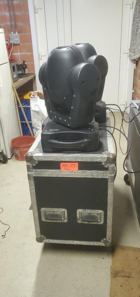 2x Martin Mac 250+ in bijhorende flightcase, Muziek en Instrumenten, Licht en Laser, Gebruikt, Kleur, Ophalen