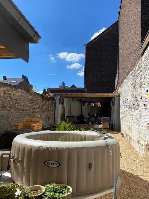 Jacuzzi INTEX, Tuin en Terras, Bubbelbaden en Hottubs, Gebruikt, Opblaasbaar, Afdekzeil, Grondzeil, Pomp, Ophalen