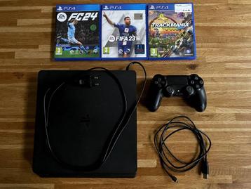 PS4 (PlayStation 4) + Fifa 23 &Trackmania Turbo + controller