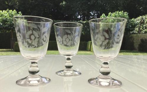Set van 3 19de eeuwse Witte Wijnglazen   Set/ 3€, Antiek en Kunst, Antiek | Glaswerk en Kristal, Ophalen