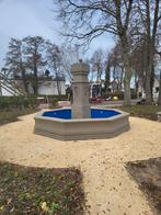 Kolossale Franse dorpsfontein, Tuin en Terras, Ophalen of Verzenden, Nieuw, Beton, Fontein