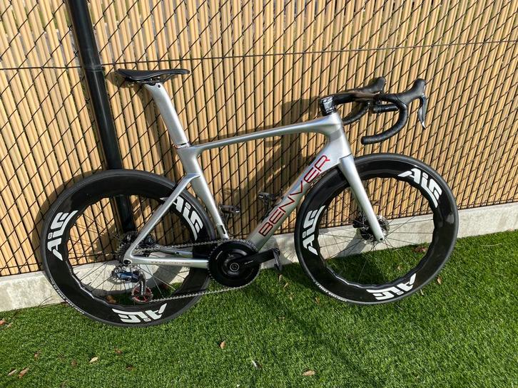 Italiaanse Aero Racefiets – Topkwaliteit, Fietsen en Brommers, Fietsen | Racefietsen, Zo goed als nieuw, Carbon, Ophalen of Verzenden