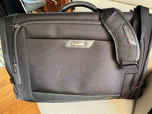 Samsonite zwarte reistas voor pakken en jurken, Handtassen en Accessoires, Tassen | Reistassen en Weekendtassen, Zo goed als nieuw