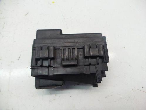 ZEKERINGKAST Honda Logo (GA33) (01-1999/03-2002), Auto-onderdelen, Elektronica en Kabels, Honda, Gebruikt