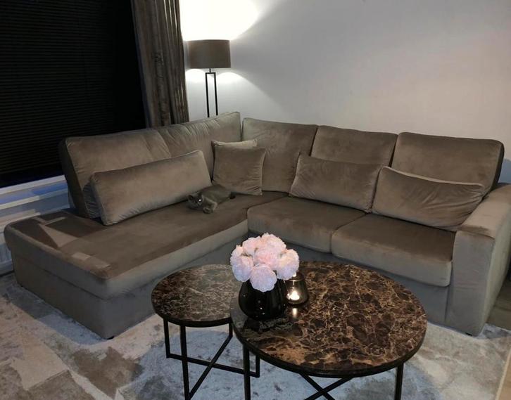 Greige/taupe velvet hoeksalon zetel 266x230 cm, Huis en Inrichting, Zetels | Complete zithoeken, Zo goed als nieuw, Stof, Ophalen