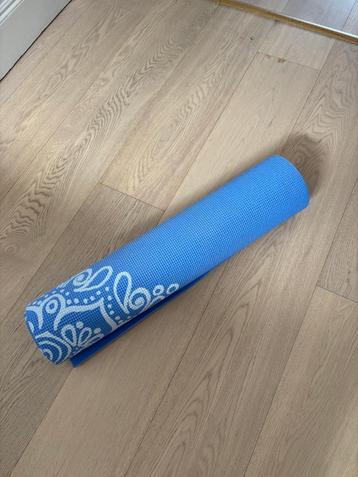 Yoga mat beschikbaar voor biedingen
