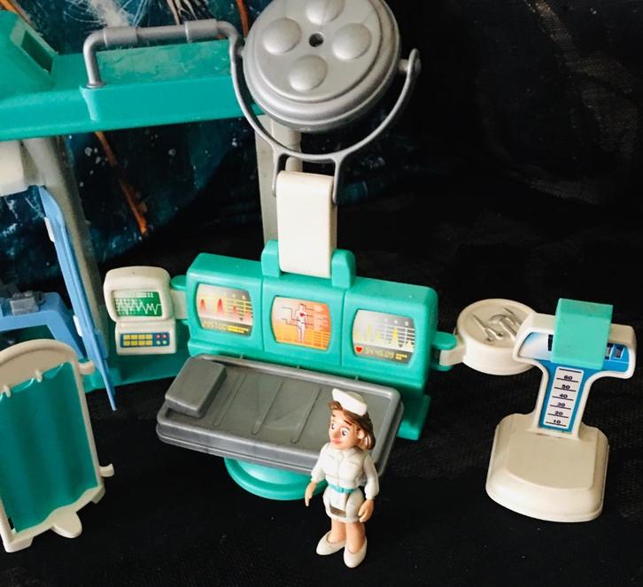 Vintage Kinderspeelgoed hospitaal/kliniek, Kinderen en Baby's, Kinderspulletjes, Gebruikt, Ophalen of Verzenden