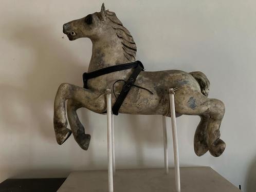 Merry-go-round/ Cuddly ceramics, Antiek en Kunst, Antiek | Keramiek en Aardewerk, Ophalen