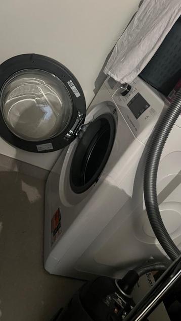 Wasmachine beschikbaar voor biedingen