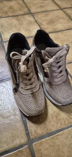 Damessneakers maat 36, Ophalen, Gedragen