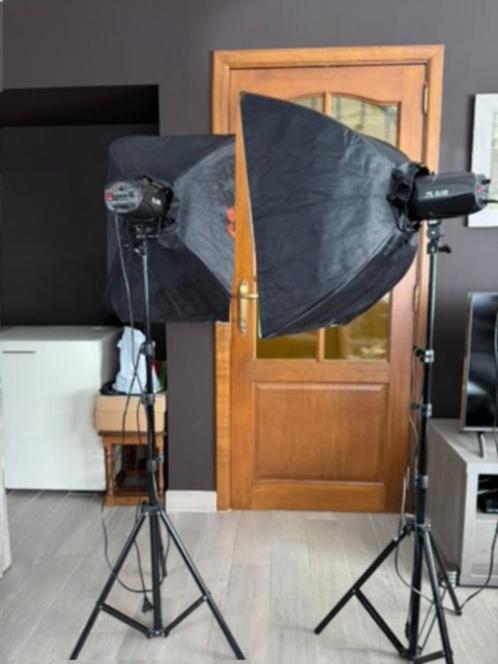 Flitsset 2 flitsers, 2 statieven, universele draadloze trigg, Audio, Tv en Foto, Foto | Flitsers, Gebruikt, Overige merken, Kantelbaar