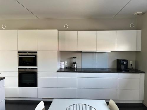 LUXE KVIK KEUKEN + SIEMENS ELECTRO (657cm), Huis en Inrichting, Keuken | Complete keukens, Zo goed als nieuw, Ophalen of Verzenden