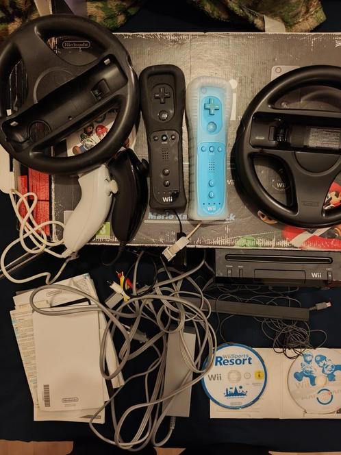 Console Wii noir version mario kart en boîte - Voir détails, Games en Spelcomputers, Spelcomputers | Nintendo Wii, Gebruikt, Met 2 controllers