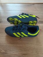 Adidas voetbalschoenen - Maat 41, Sport en Fitness, Voetbal, Ophalen, Zo goed als nieuw, Schoenen