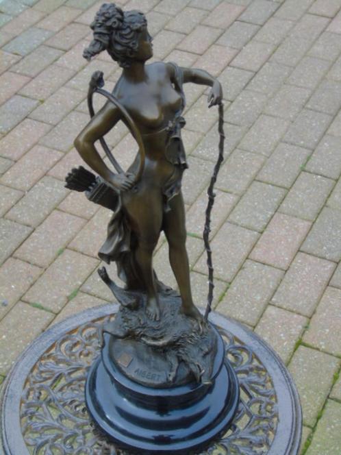 statue bronze signé , diana tueuse de sanglier . h 49 cm, Antiquités & Art, Antiquités | Bronze & Cuivre, Bronze, Enlèvement ou Envoi