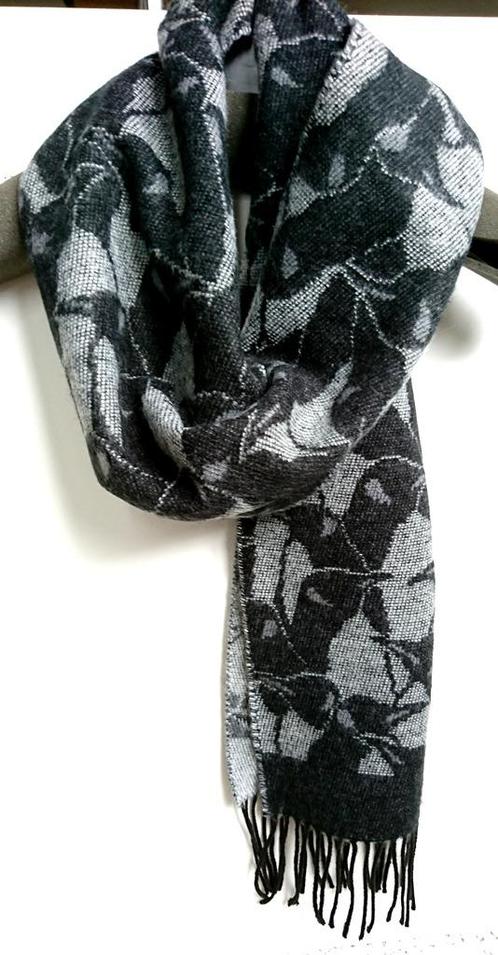 Sjaal dames of girls - Art of the Scarf, the Rack, Kleding | Dames, Mutsen, Sjaals en Handschoenen, Zo goed als nieuw, Sjaal, Ophalen of Verzenden