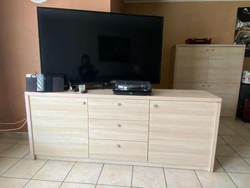 Set: TV-kast + salontafel + eettafel + dressoir beschikbaar voor biedingen