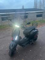 Vespa sprint S 2024 A klasse FULL OPTION, Fietsen en Brommers, Ophalen, Zo goed als nieuw, Benzine, 50 cc