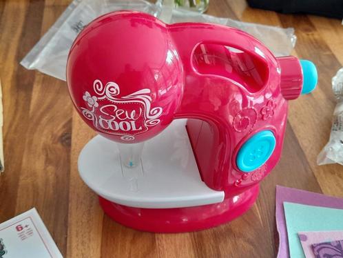 Sew Cool - draadloos naaien - naaimachine voor kinderen, Enfants & Bébés, Jouets | Autre, Utilisé, Garçon ou Fille, Enlèvement ou Envoi