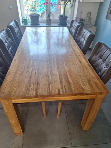 Eiken tafel (behandeld) beschikbaar voor biedingen