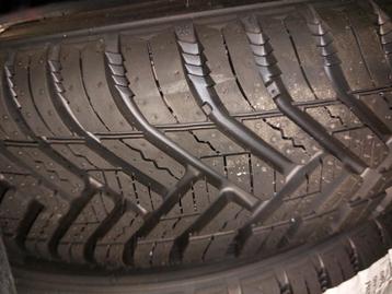 Hankook Banden 135x70xR15 beschikbaar voor biedingen
