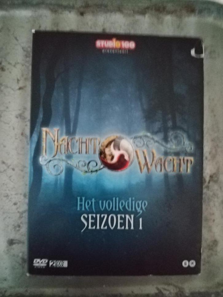 Nachtwacht (Studio 100) – pakket DVDs + CD + boek, Cd's en Dvd's, Dvd's | Kinderen en Jeugd, Zo goed als nieuw, Tv fictie, Avontuur