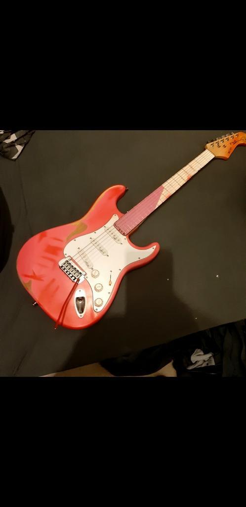 Candy pink fazley st118 roze gitaar, Musique & Instruments, Instruments à corde | Guitares | Électriques, Utilisé, Enlèvement