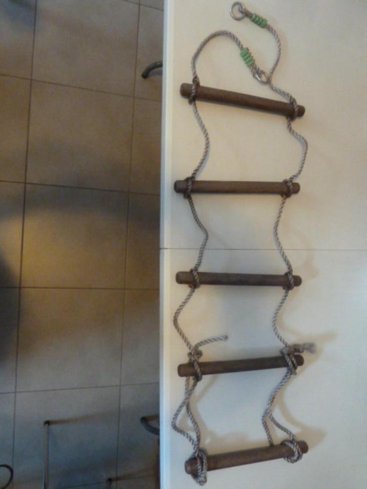 Stevige touwladder met 5 treden gemaakt van hardhout > kids, Doe-het-zelf en Bouw, Ladders en Trappen, Zo goed als nieuw, Ladder
