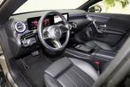 Mercedes-Benz CLA 200 *FACELIFT* Progressive LED Sfeerlicht, Gebruikt, 4 cilinders, Bedrijf, 5 zetels