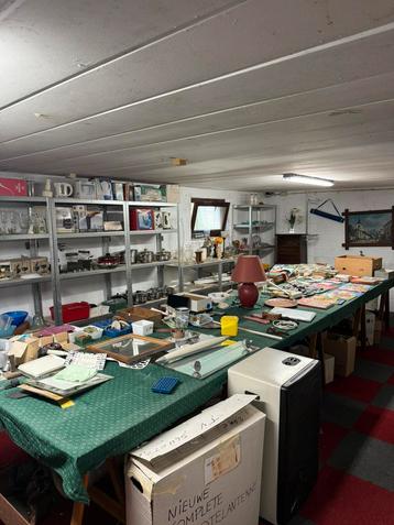 Garage verkoop!  beschikbaar voor biedingen