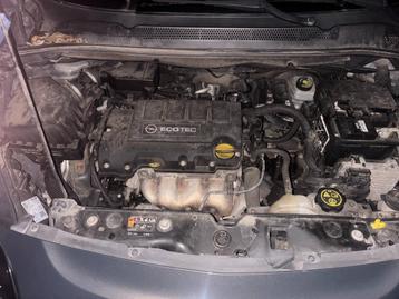 MOTEUR 1200 ESSENCE OPEL CORSA E  B12XEL beschikbaar voor biedingen