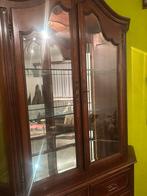 Vitrinekast. Antiek, Enlèvement