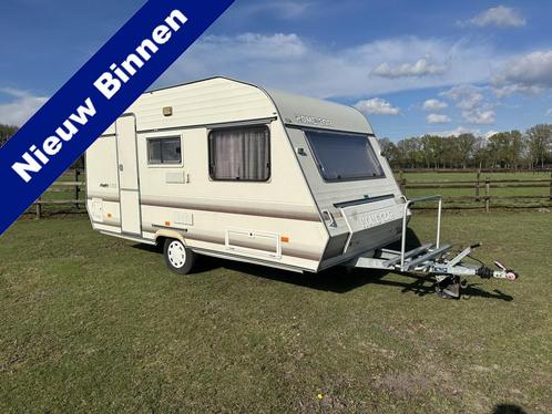 HOME-CAR Rally 432 Douche/toilet, Vast bed, middenkeuken, tr, Caravans en Kamperen, Caravans, tot en met 3, 750 - 1000 kg, Rondzit